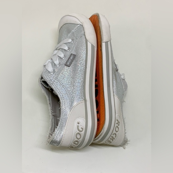 Women's 7.5 Rocket Dog Sparkly Metallic Silver Rubber Toe Lace Up Sneakers - Picture 8 of 16